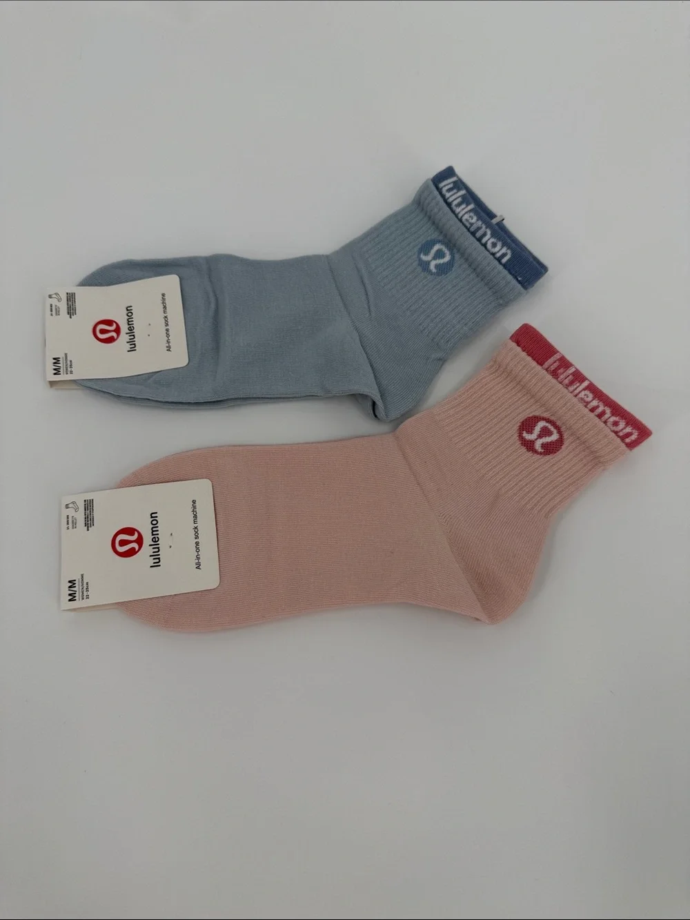 lululemon athletica Low-Cut Socks in Blue & Pink - Pair